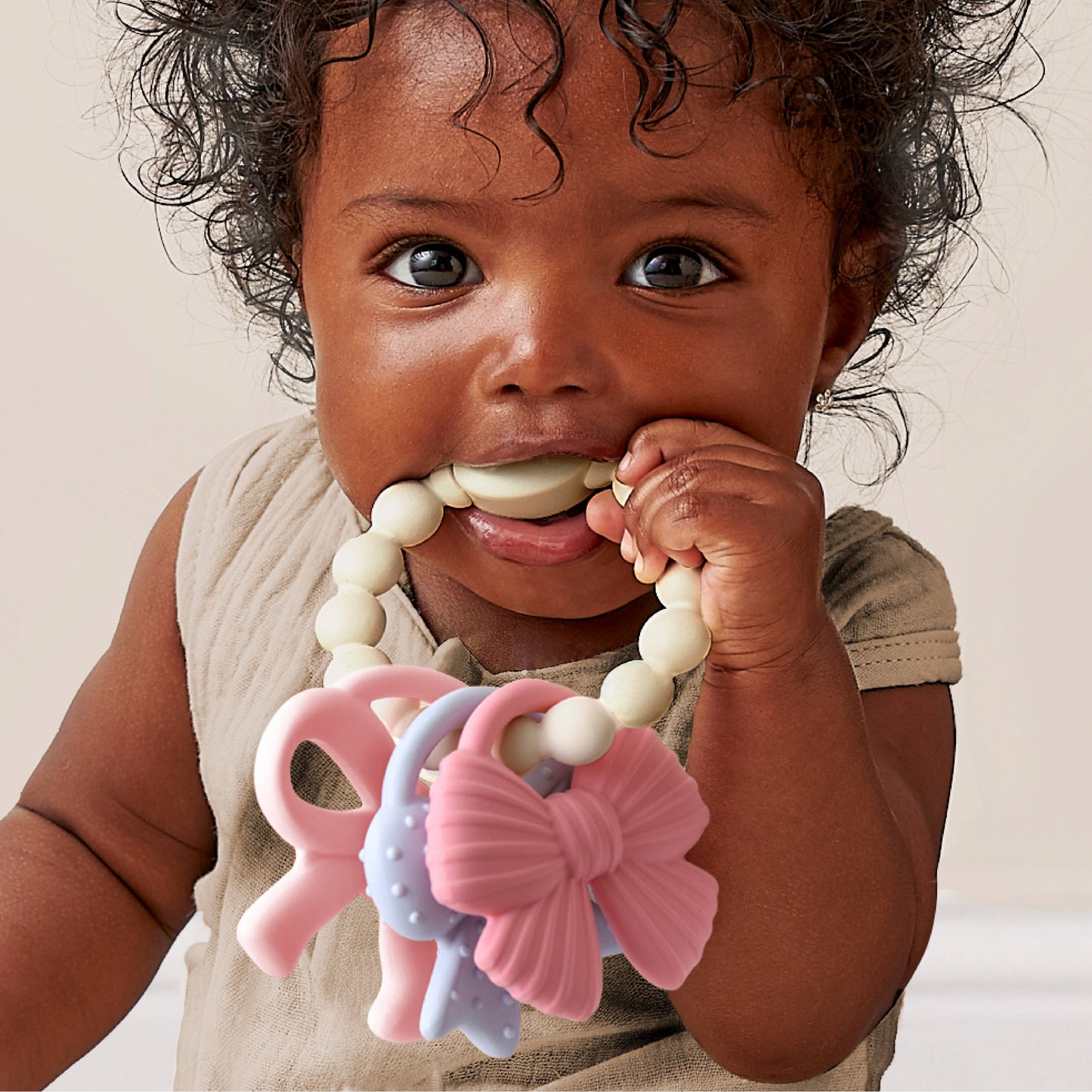 Itzy Trio™ Bows Teether